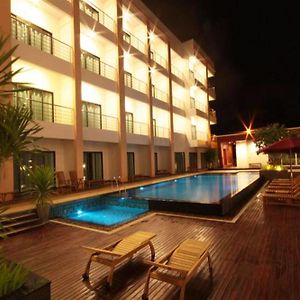 Paragon Suites Resort